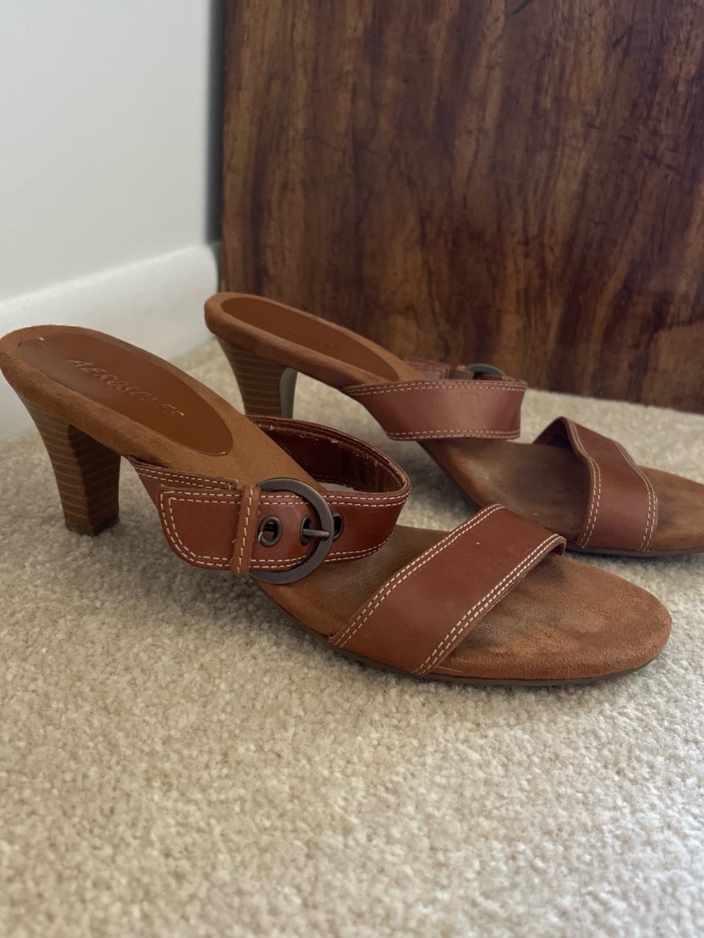 Vintage Brown Leather Slide Heel with Decorative Buckle